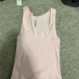 Skim’s light pink ribbed tank size small Sold
